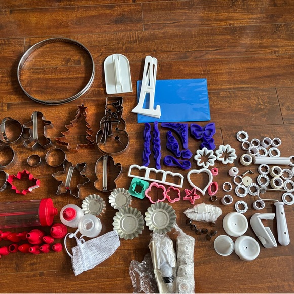 Baking decorating tools - Picture 1 of 7